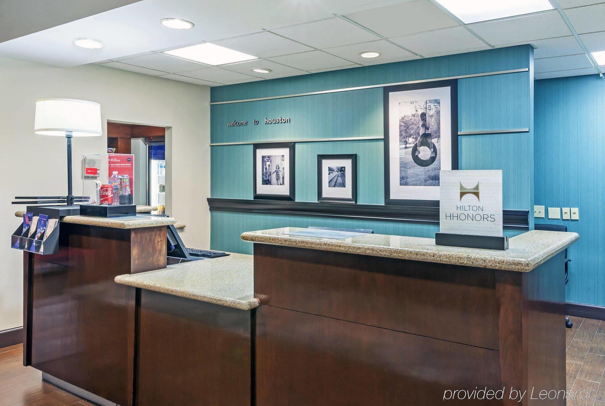 Hampton Inn & Suites Houston-Westchase Exterior photo