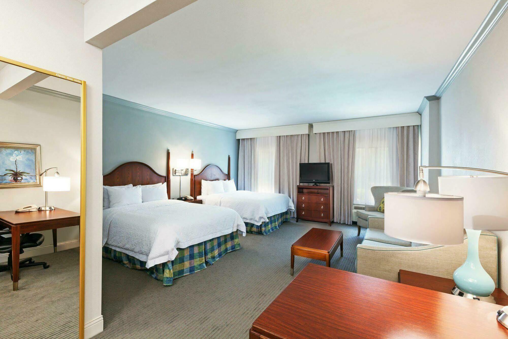 Hampton Inn & Suites Houston-Westchase Exterior photo