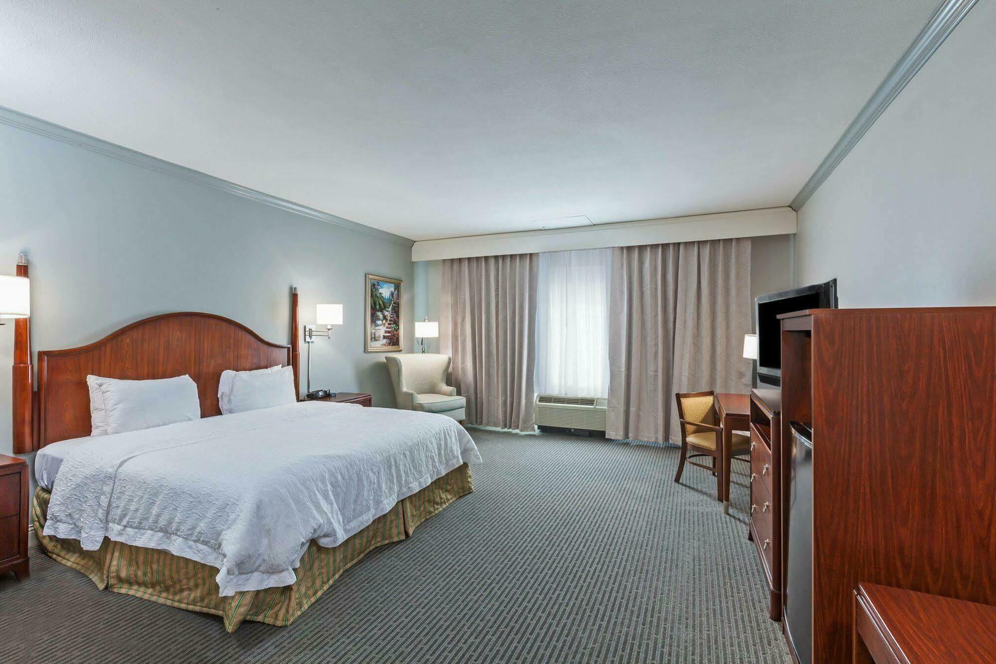 Hampton Inn & Suites Houston-Westchase Exterior photo